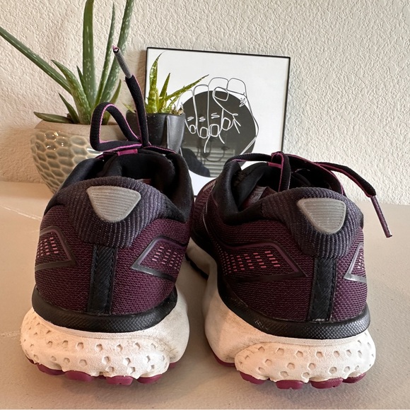 Brooks Ghost 12 Running Shoes (Size 7) - Picture 3 of 10